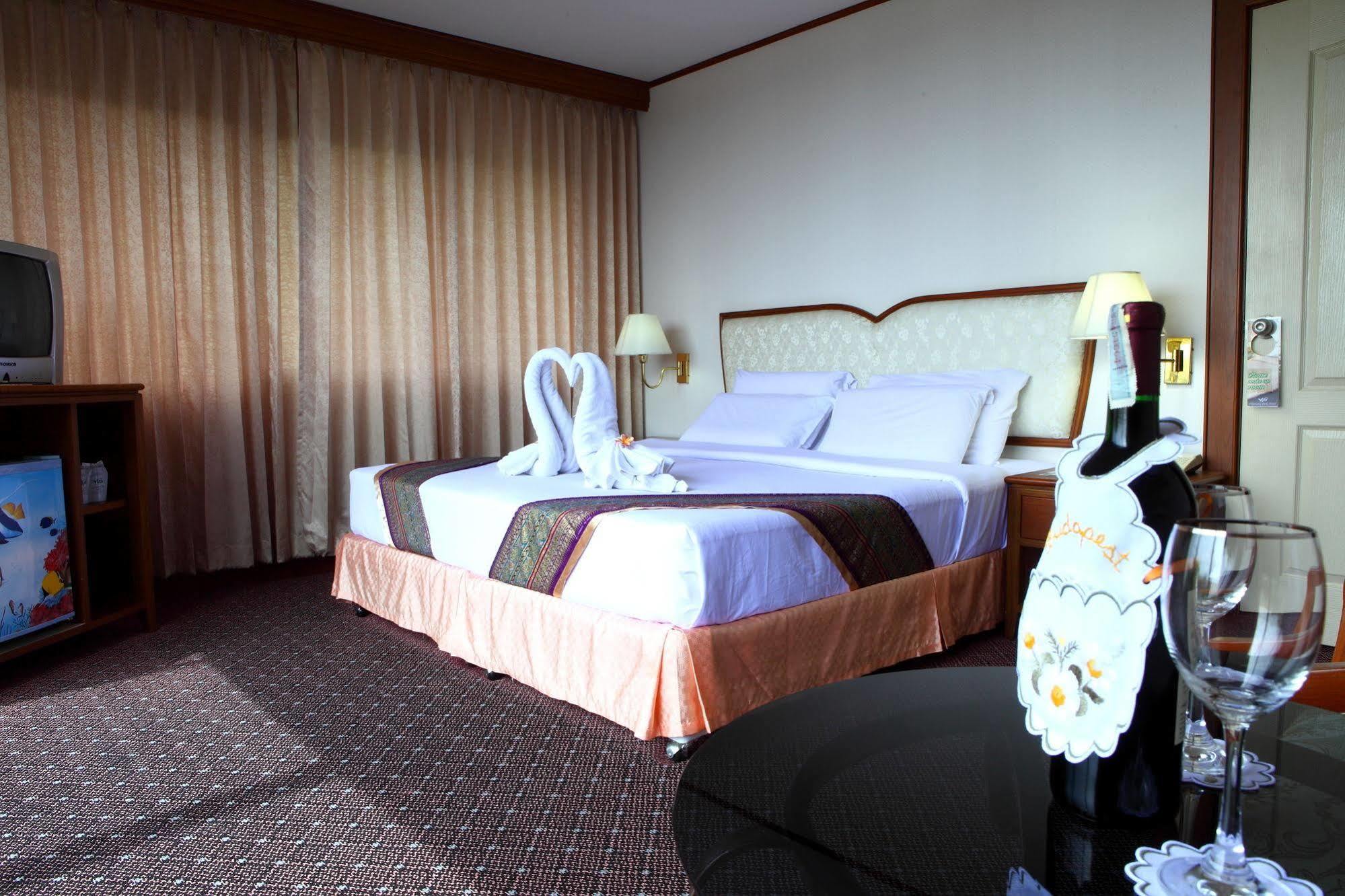 Wattana Park Hotel Trang Ngoại thất bức ảnh