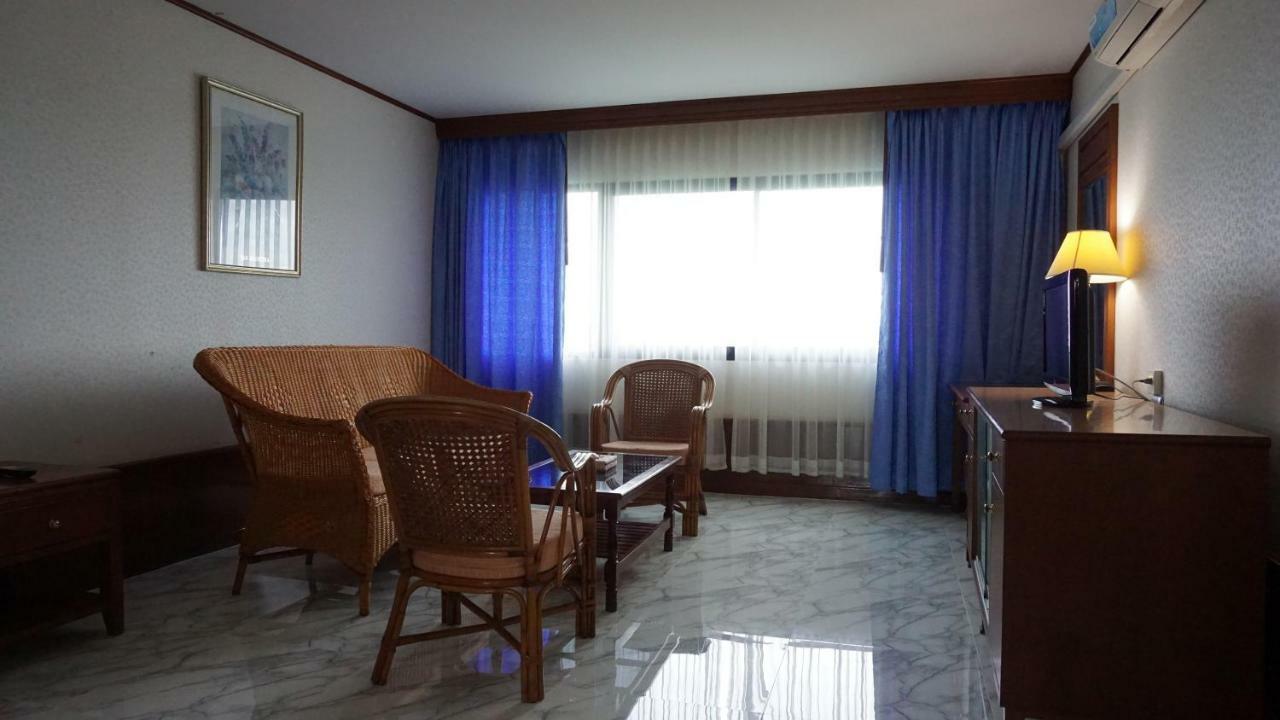 Wattana Park Hotel Trang Ngoại thất bức ảnh